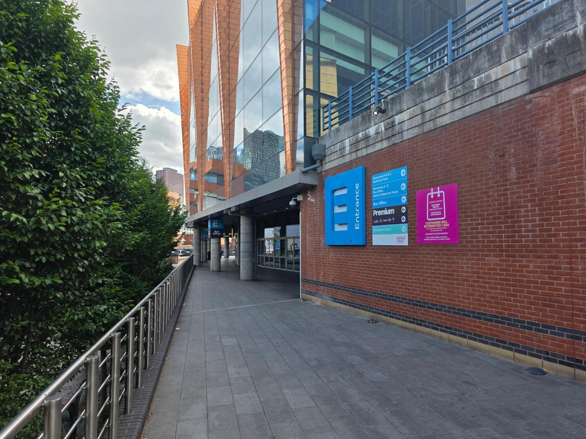 2-bed With Large Balcony & Stunning Views * Birmingham
